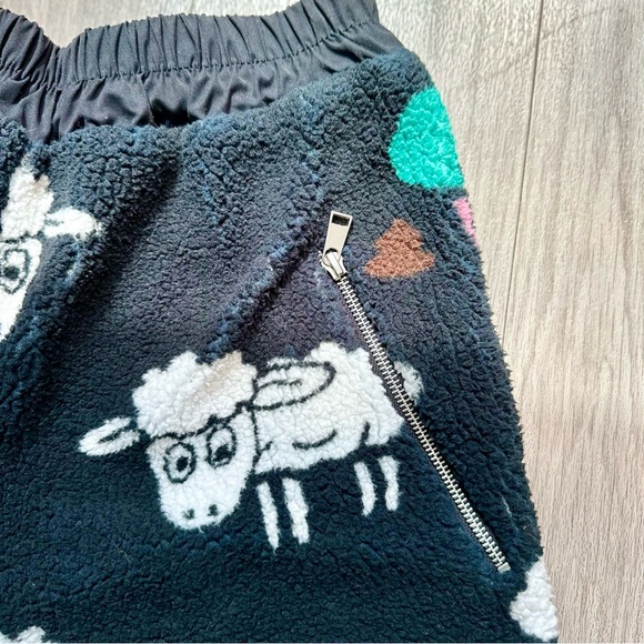 Natasha Zinko Duo Sheep Print Fleece Shorts NWT - Picture 11 of 13